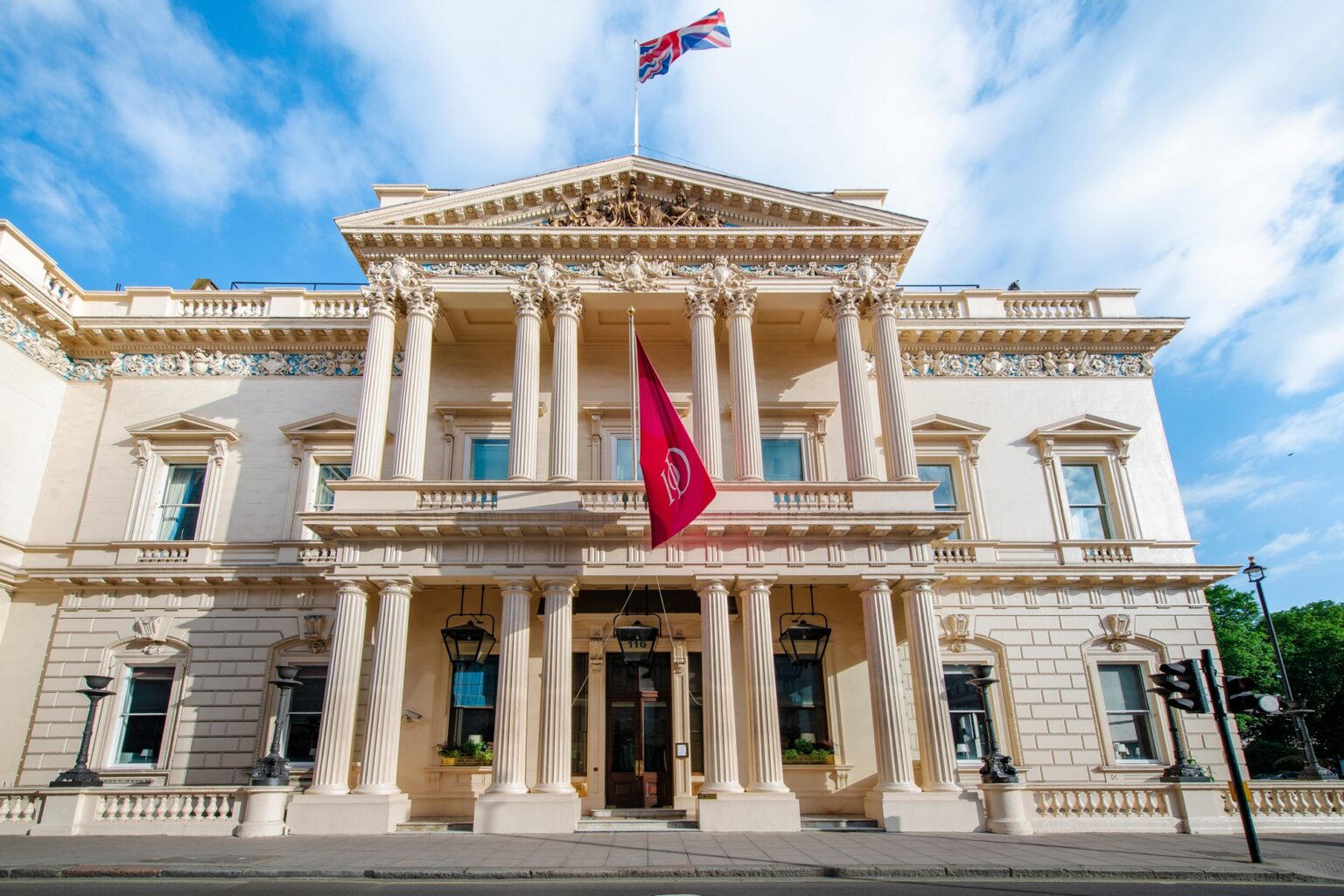 Insights into the Exclusive Dining Experience at 116 Pall Mall
